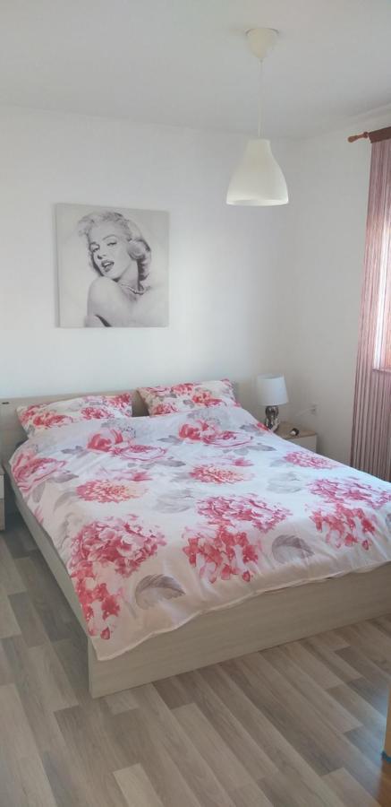Apartman Zvoncica Vrsi Exteriör bild